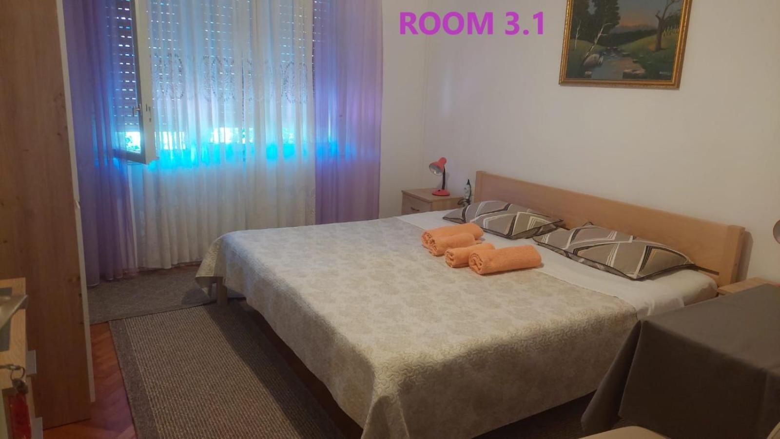 Guest House Lovric ポレッチ エクステリア 写真