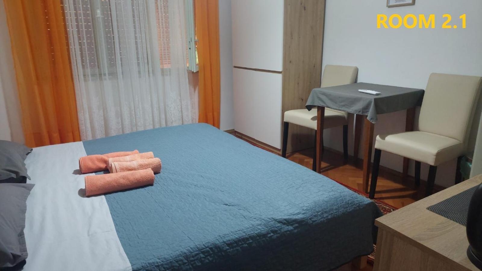 Guest House Lovric ポレッチ エクステリア 写真